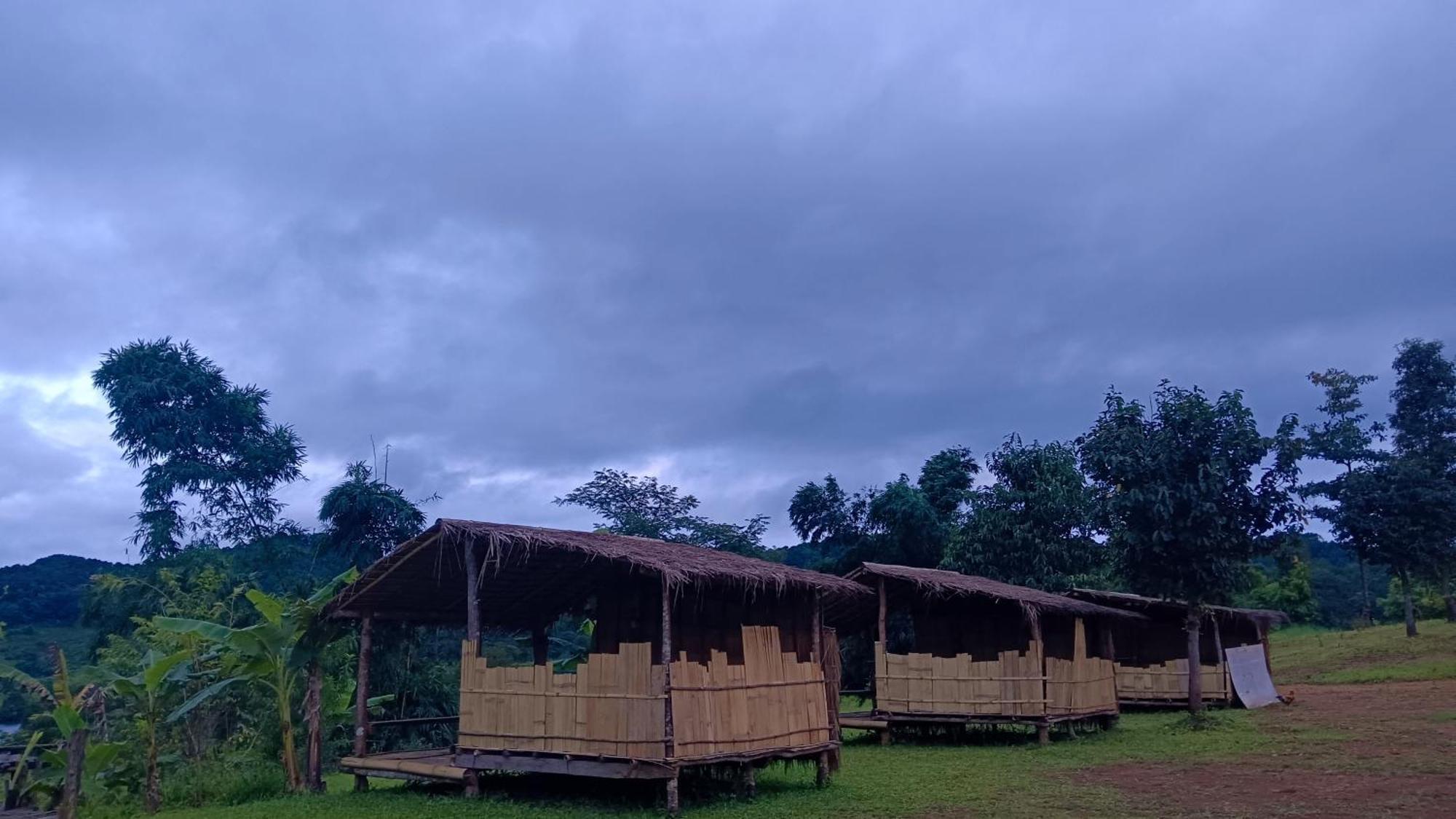 ไร่นิธิสุนทร Nithisoonthon Farmstay ماي هونج سون المظهر الخارجي الصورة